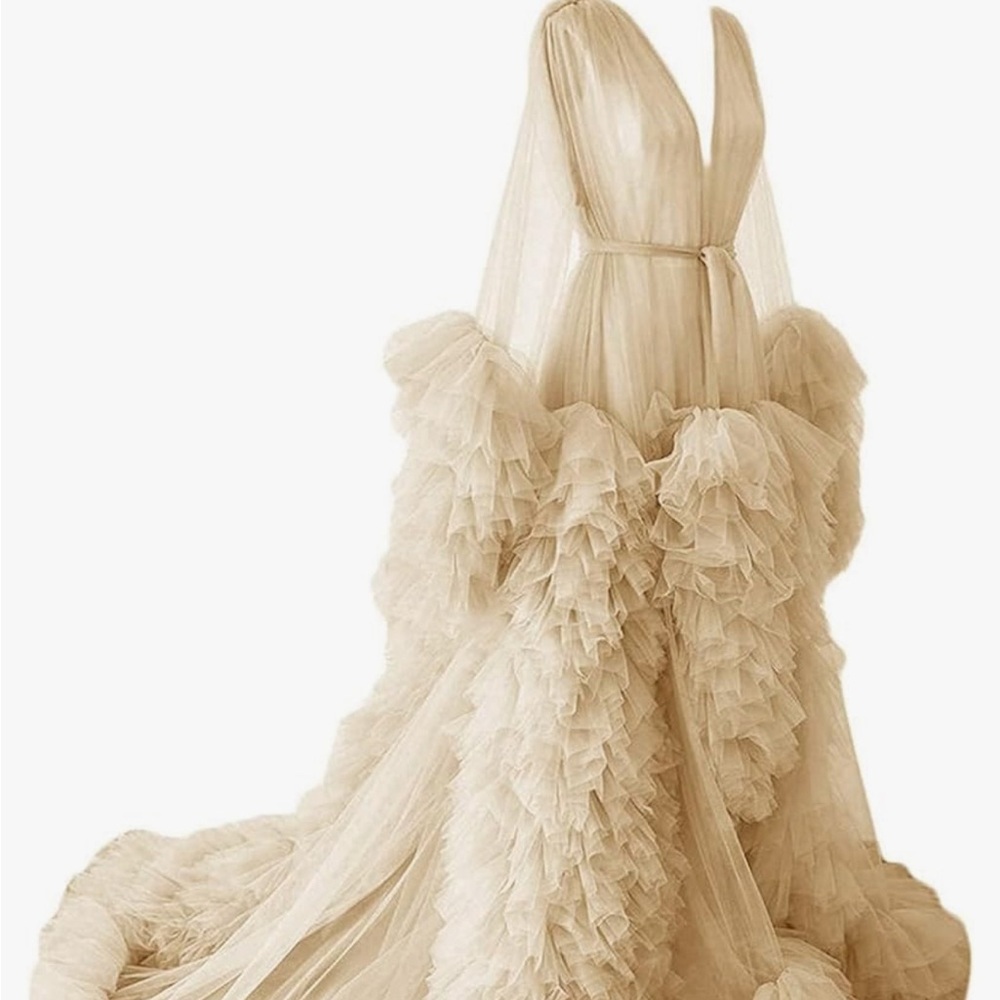 Flowy robe for photoshoots
